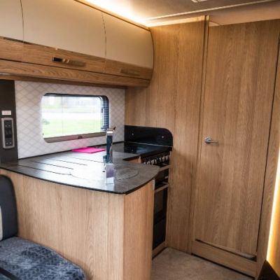 AUTO-TRAIL FRONTIER COMANCHE SA-23.jpg